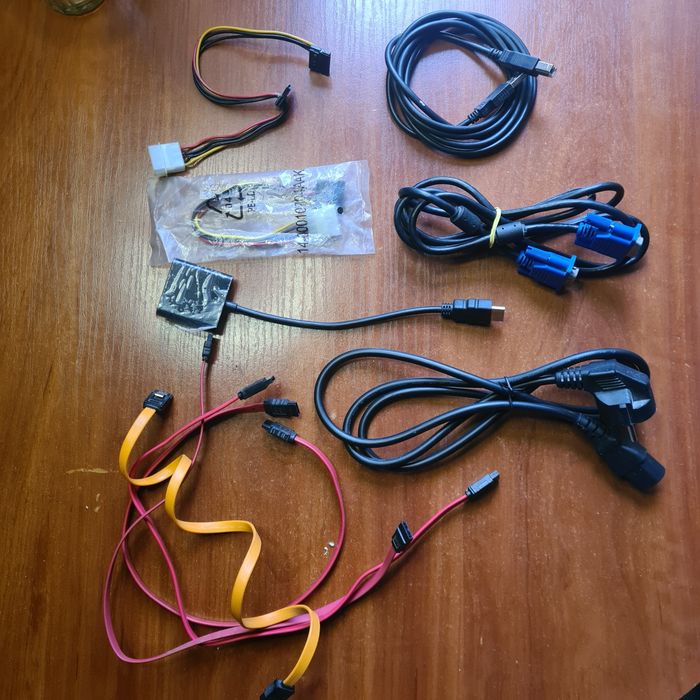 Продам набір кабелів та перехідників одним лотом.