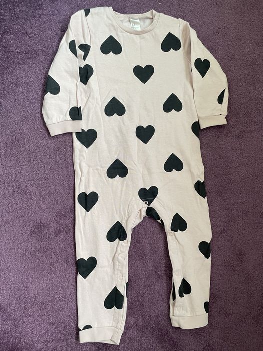 Чоловічок із сердечками на дівчинку 98