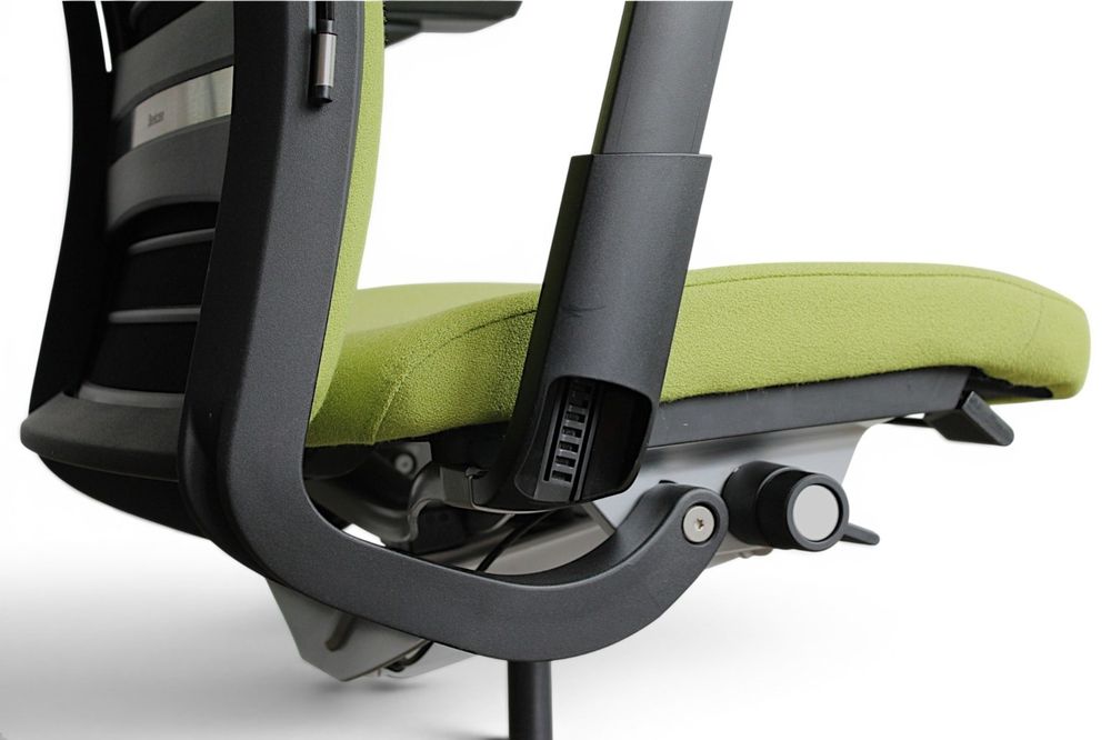 Cadeira Steelcase modelo Think V2