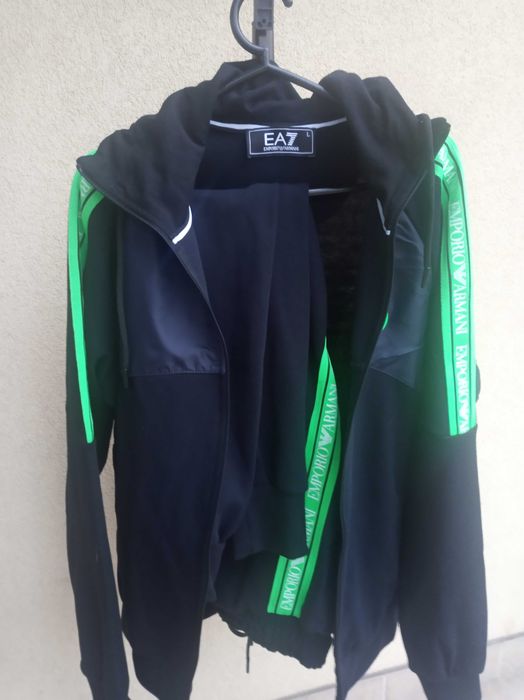 Dres sportowy - Bluza i spodnie rozm . L -Armani-bawełna 100%