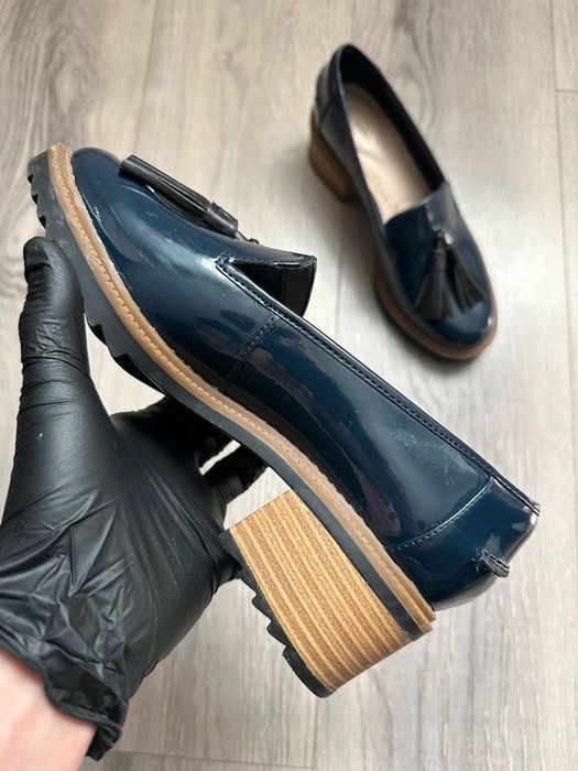 Clarks Somerset mokasyny damskie r 37 granatowe lakierowane