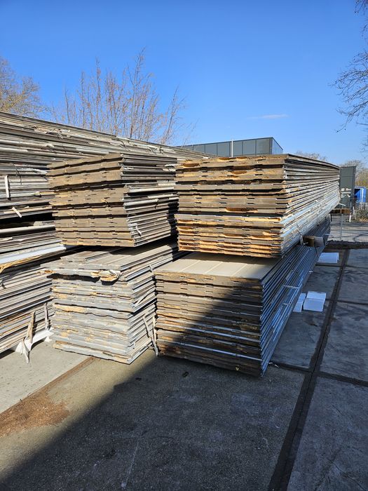 Płyta warstwowa ścienna 40mm gr 635cm dł 101 szerokość krycia