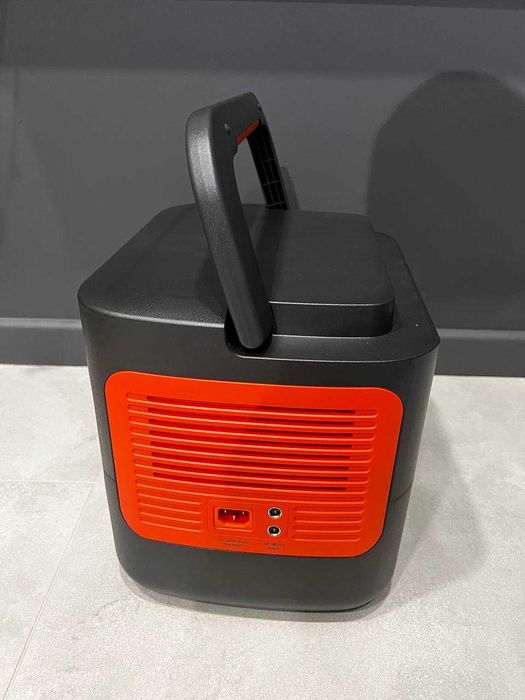 Зарядна станція Jackery  2000 v2  2042 Вт⋅год LiFePO4, Портативна