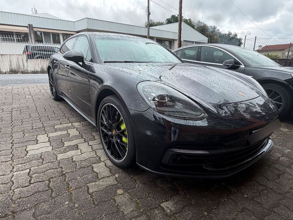 Porsche Panamera Sport Turismo 4 E-Hybrid