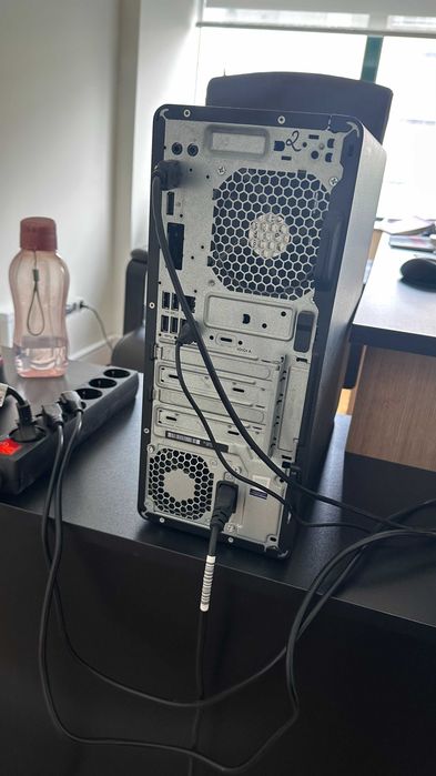 Computador HP EliteDesk 800 G3 TOWER, i5-7500, 8GB, 240GB SSD, Windows 10 Pro