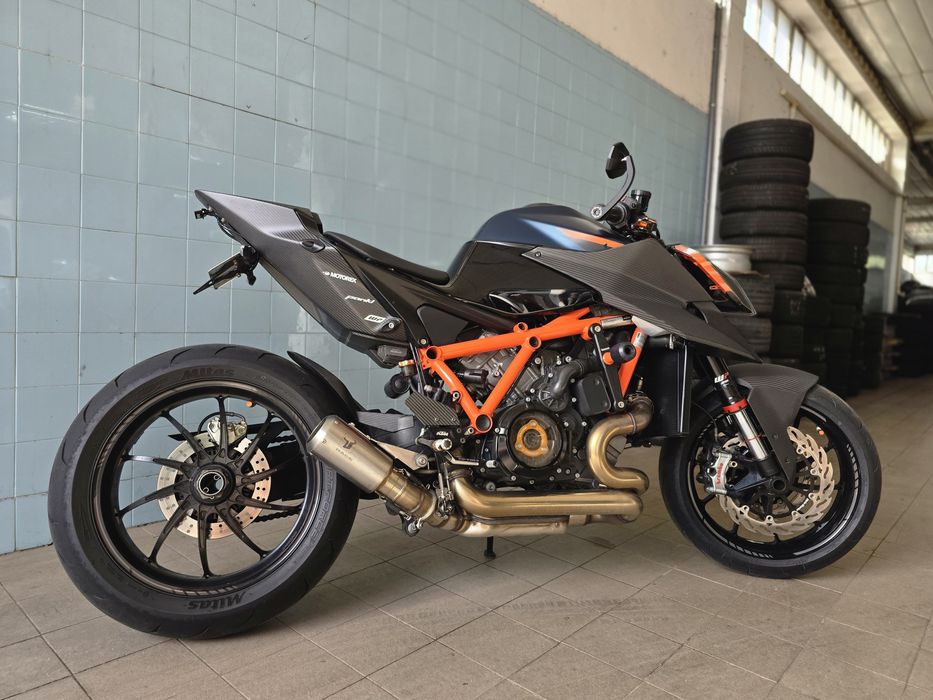 KTM 1290 Super Duke R FULL EXTRAS