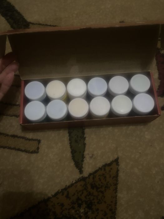 Професійні фарби, відомого виробника