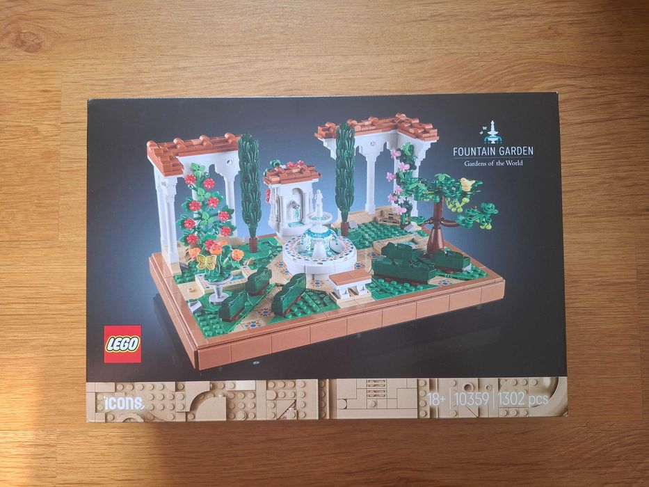 Конструктор Lego Icons 10359. Fountain Garden