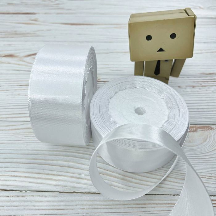 Атласна стрічка / 4 см