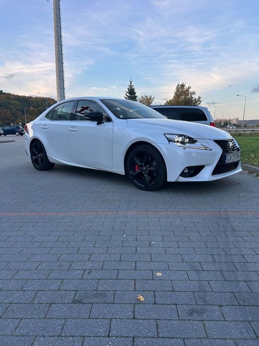 Lexus IS