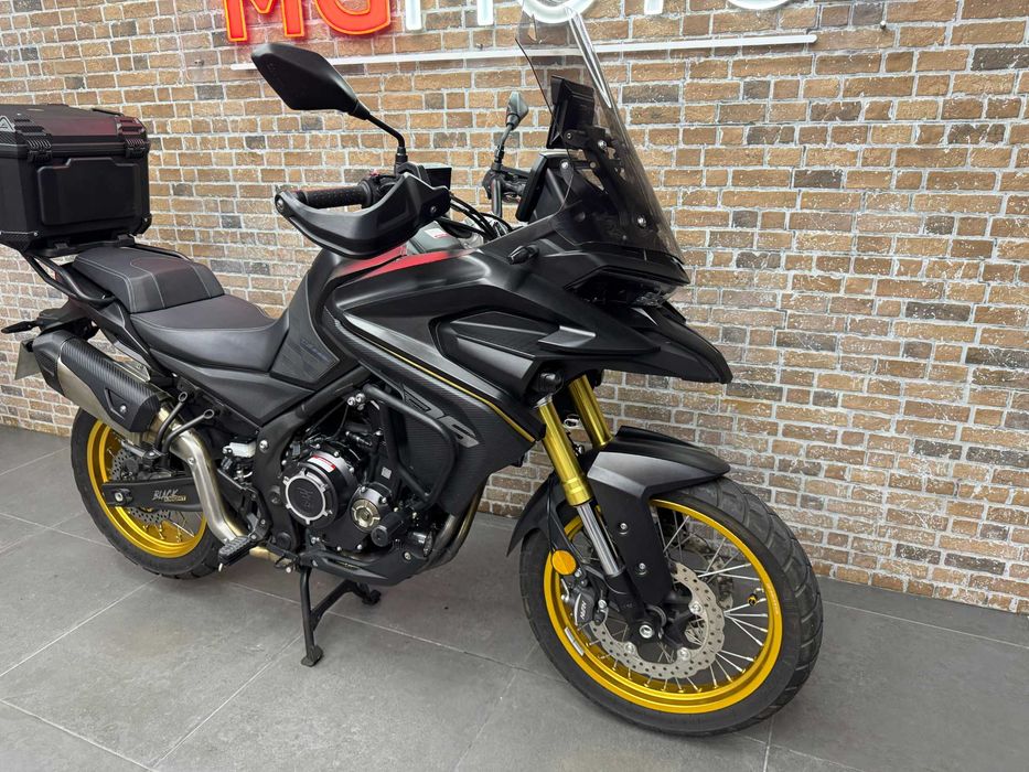 Voge 525 DSX Black Knight 10 mil Kms JAN 25