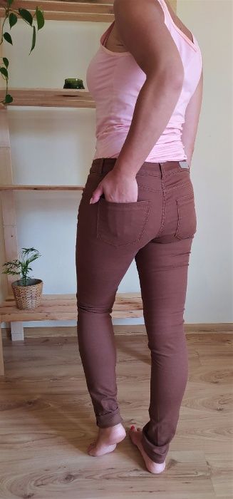 Spodnie brązowe- rurki:)