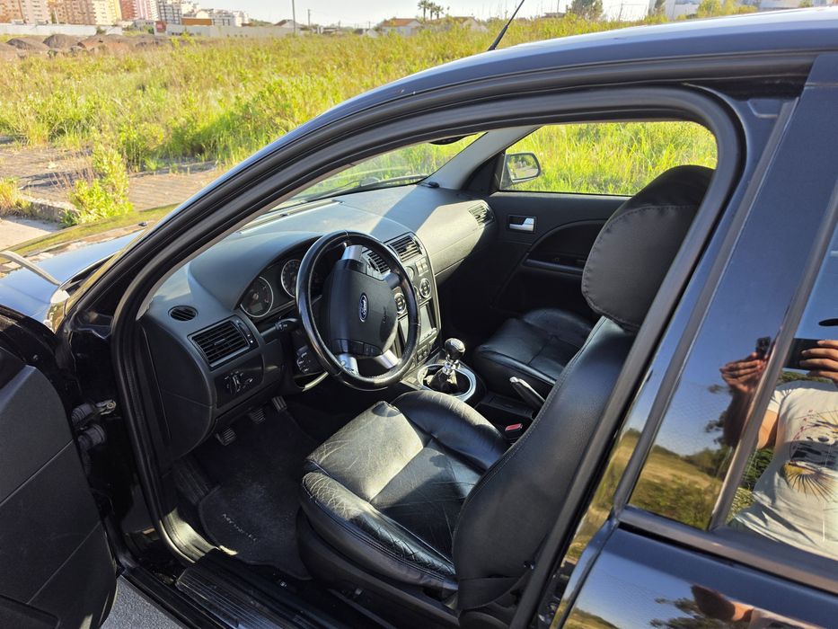 Ford Mondeo Hatchback 2.0 TDCi Ghia em muito bom estado