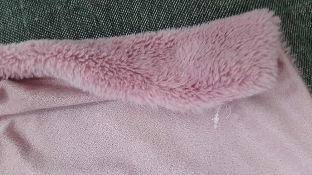 Dla dziewczynki dywan, pościel i poszewka na jasiek, zabawki lila róż