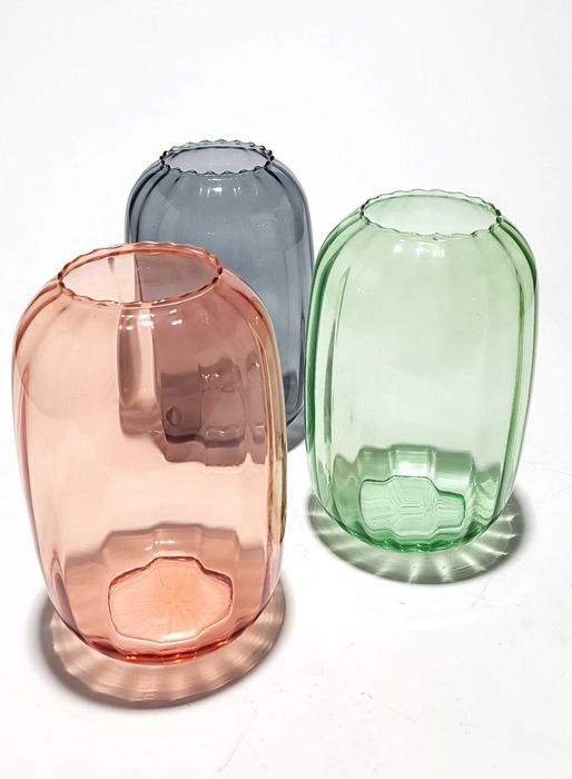 Jarras em vidro de três cores