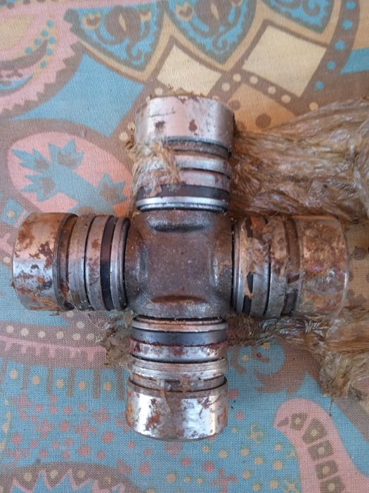 хрестовина до Газ 24
