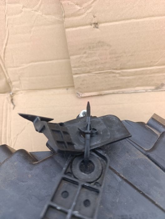 Dacia Duster III lampa przód prawa