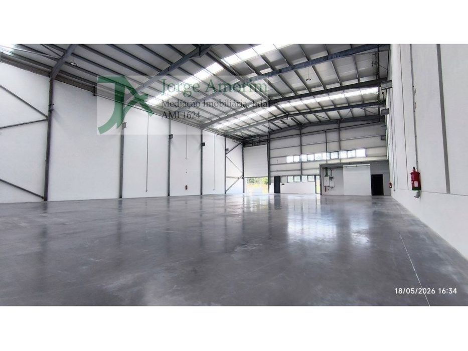 Armazém 507 m2 - Pé dto 8 mt.
