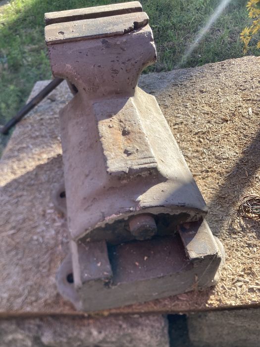 Продам тиски ссср