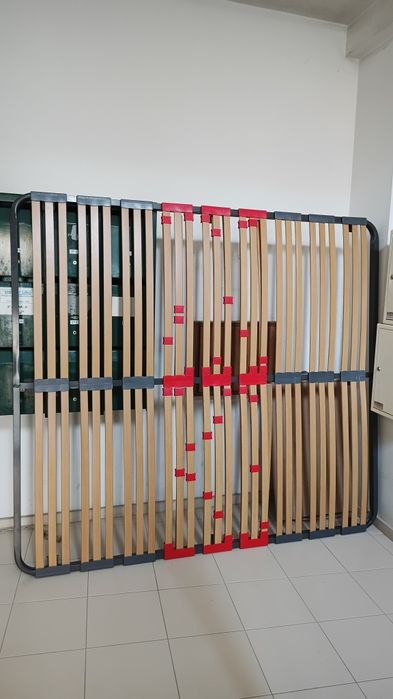 Base pra cama ( estrado) em metal 2m por 1,80 como novo