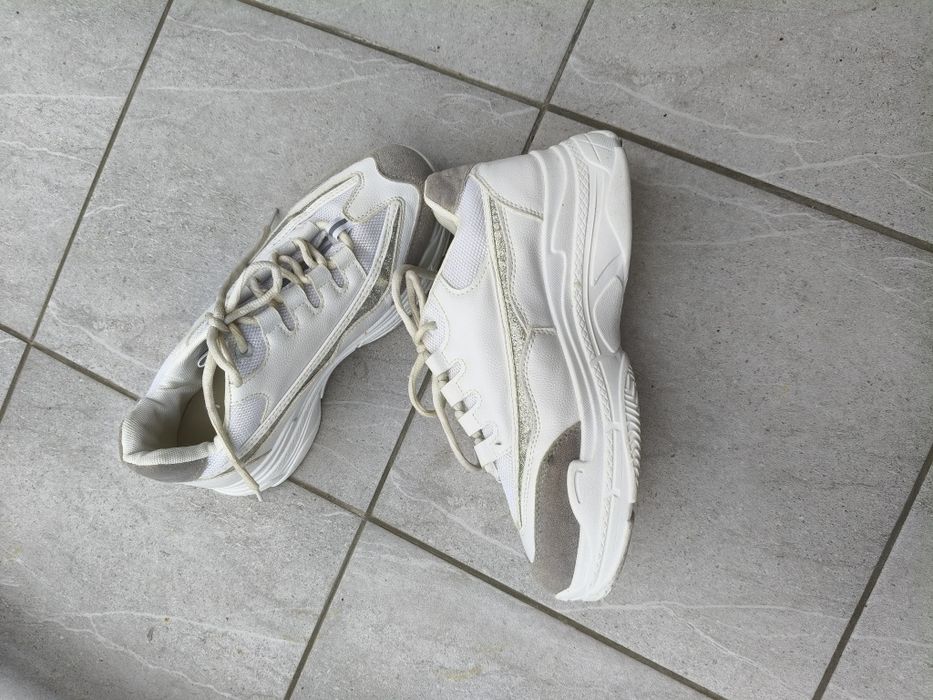 Białe adidasy dad shoes rozmiar 38