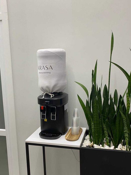 Преміальний кабінет у центрі Києва (Хрещатик) — готовий до роботи