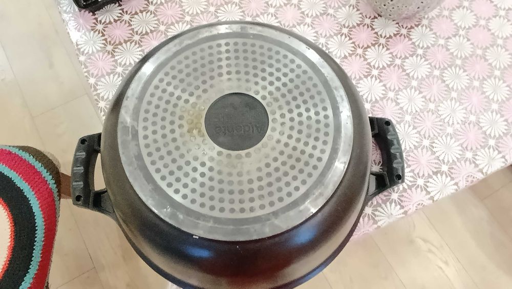 Продається каструля на 7 літрів