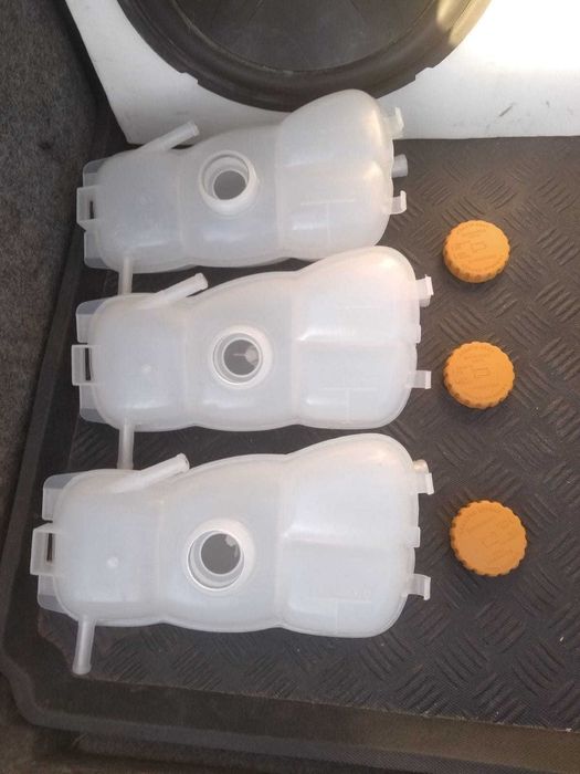 Бачок компенсацiйний/ Розширительний  Опель Омега Б