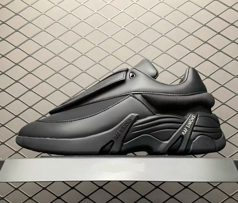 RAF SIMONS antei black