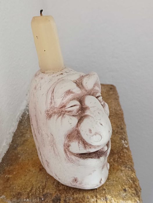 Estátua em pedra maciça