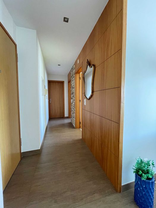 Apartamento T2 com vista de mar e parqueamento