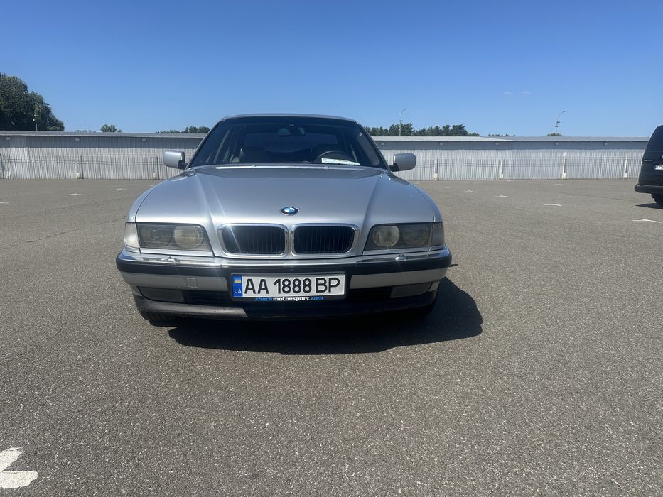Bmw E38 4.4 МКПП 6-ти ступка