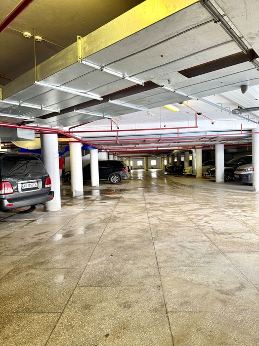 D1M Продам паркомісця в підземному паркінгу біля м. Ботанічний сад.