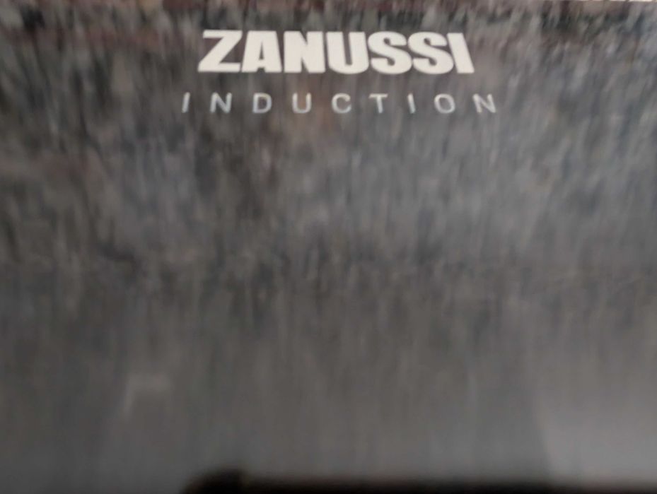 Placa indução Zanussi como nova embalada