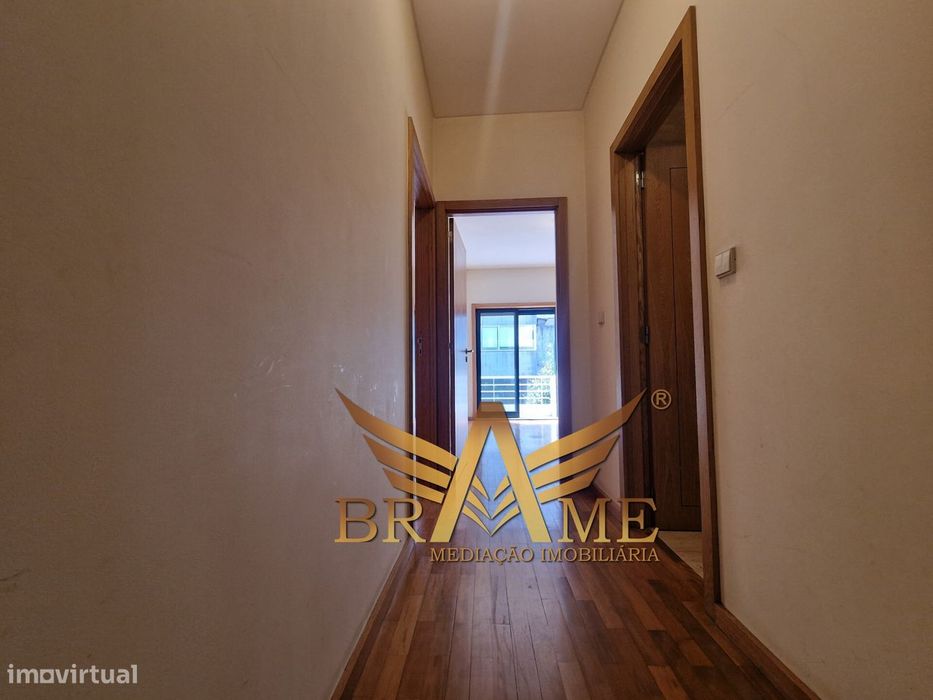 Apartamento T2 Com Lugar De Garagem | Rua Da Constituição - Porto