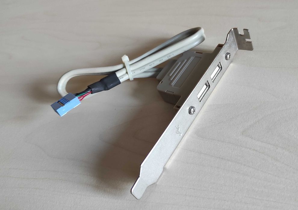 планка 2 х USB2.0 на заднюю стенку корпуса