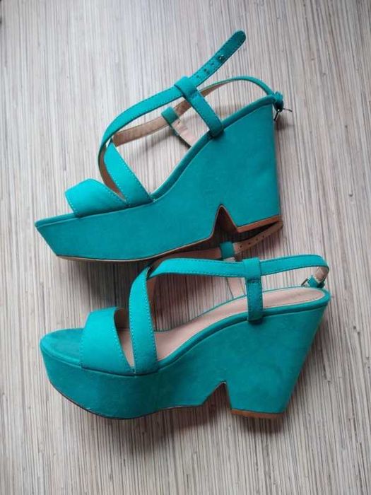 Turkusowe koturny 38