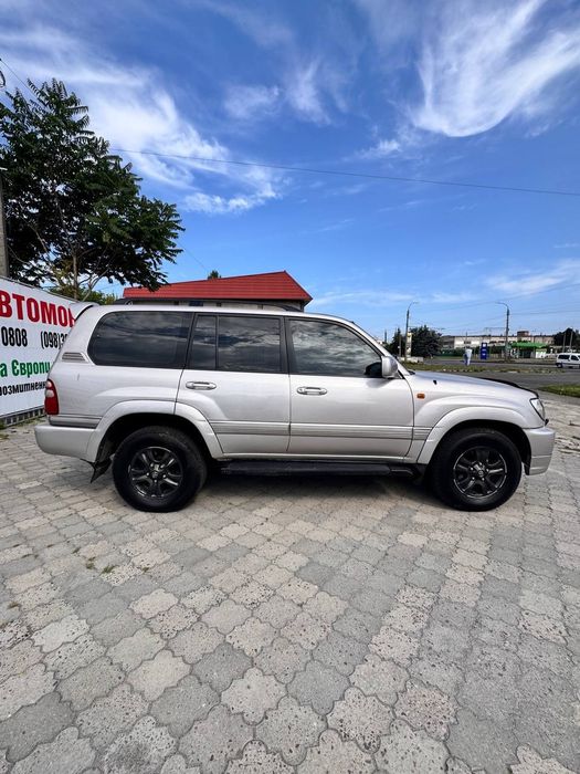 Toyota Land Cruiser 100
