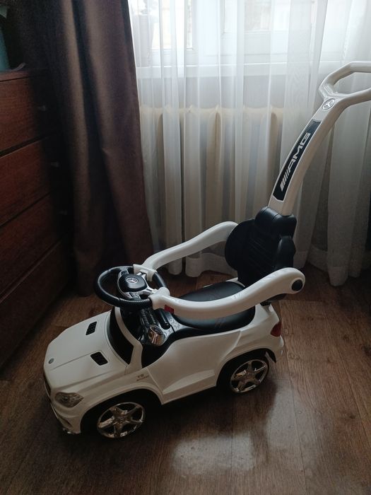 Машинка-толокар с родительской ручкой