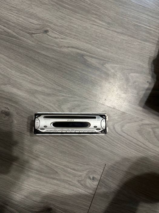 Sony CDX-L480X.