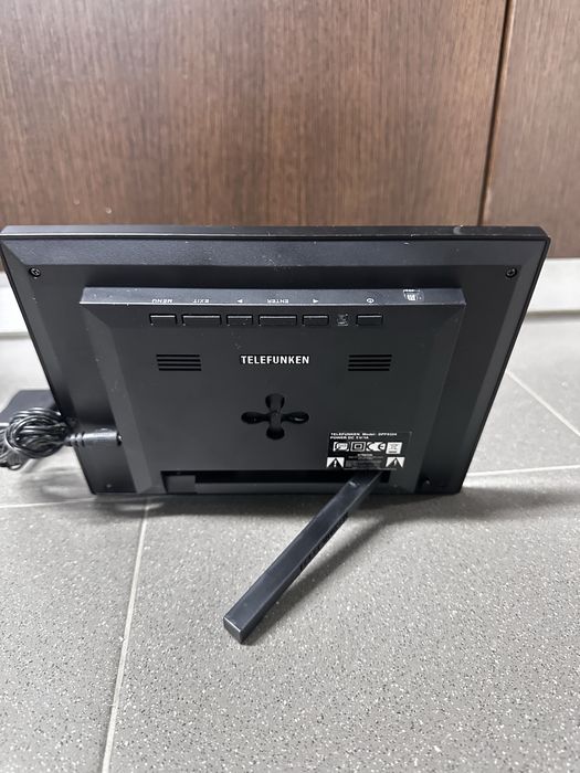 Moldura Digital Telefunken DPF 9324 (2GB Memória) – Como Nova