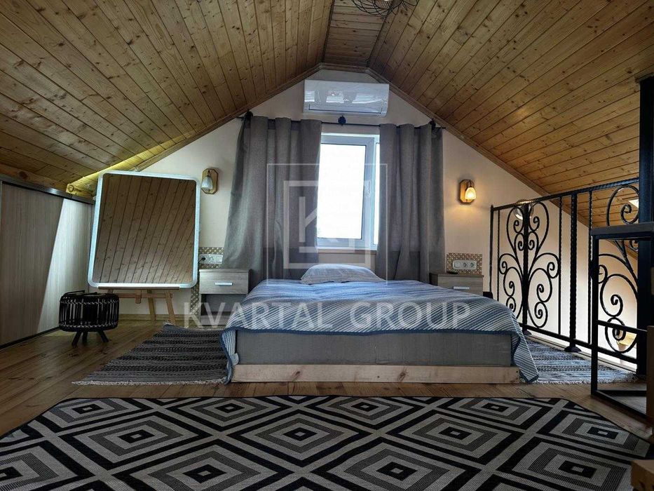 Просторий будинок 192 м² на ділянці 11 соток