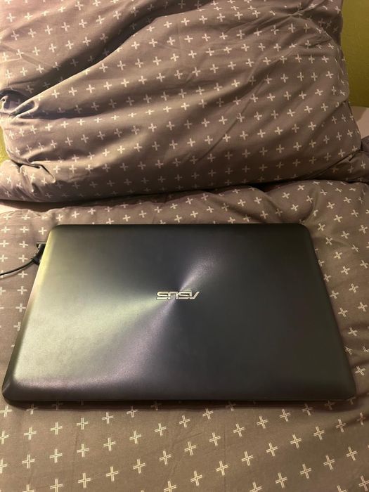 portátil é um ASUS X556UR