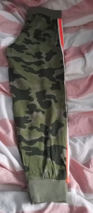 Прадам спортивные штаны у военного