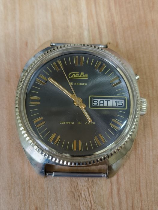 Наручниий годинник слава. Наручные часы слава в позолоте, ссср