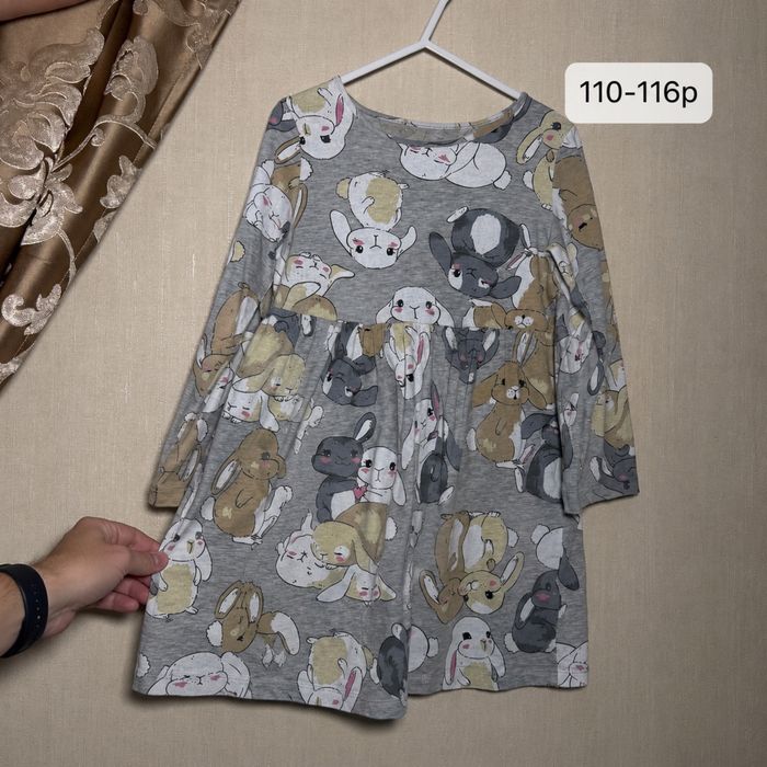 Дуже красиве плаття з зайчиками від h&m