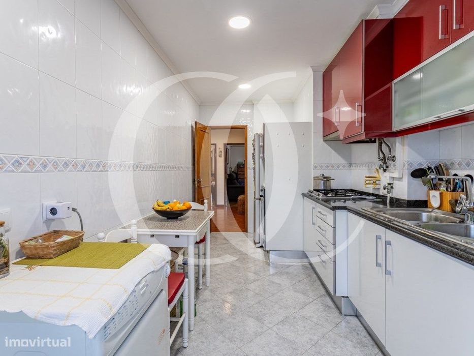 Apartamento T2, para arrendar, em Sacavém