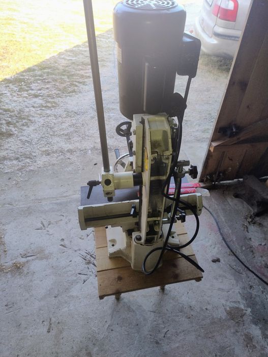 Dlutownica - czopownica. Axminster