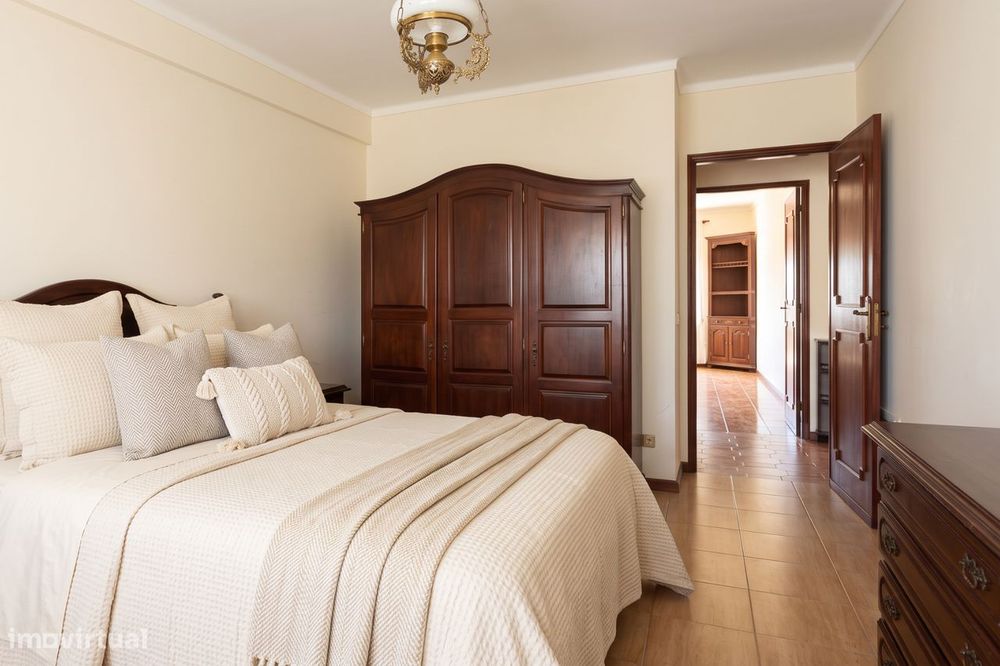 Apartamento T2 em Anadia com Garagem