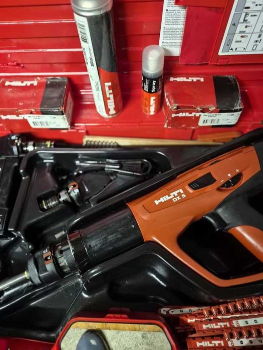 Wkrętarka do kołków Hilti DX 5 + akcesoria do wkrętarki do kołków